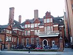 Archivo:The Royal Geographical Society, Kensington