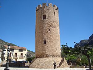 Archivo:Torre de l'antic Castell Palau de Zeit Abu Zeit (Argelita)