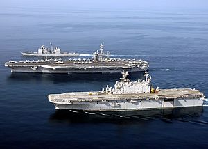 Archivo:USS Anzio, USS Dwight D. Eisenhower and USS Saipan 061120-N-8547M-203