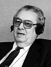 33. Tagung 1983 Chemiker Herbert C. Brown - W134Nr.120809d - Willy Pragher (cropped).jpg