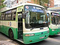 Archivo:A Saigon bus
