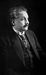 Archivo:Albert Einstein photo 1921