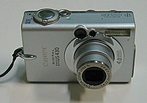 Archivo:Canon Digital Ixus 430