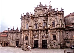 Archivo:Catedral de Santiago-azabacheria