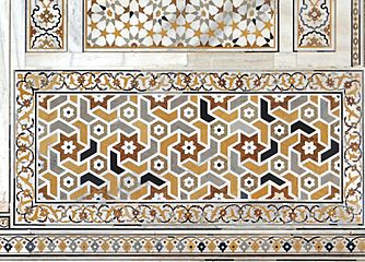 Decoration on the wall of the masoleoum of Itmad-ud-Daulah's tomb 1