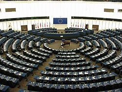 Archivo:European-parliament-strasbourg-inside
