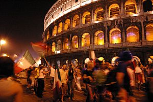 Archivo:FIFA World Cup 2006 - Italian celebrations at Colosseum