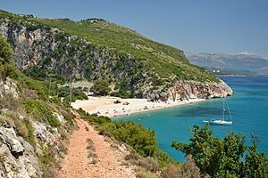 Archivo:Gjipe beach, Albania