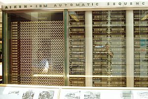 Archivo:Harvard Mark I Computer - Left Segment