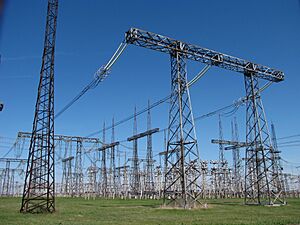 Archivo:High voltage switchgear