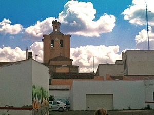 Iglesia desde el aparcamiento.JPG