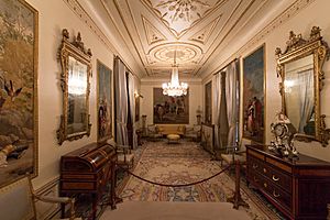 Archivo:Inside Palacio de Viana (27616780366)