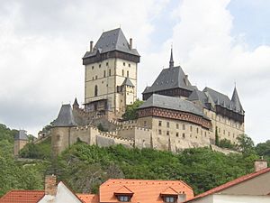 Archivo:Karlstejn castle Czech Republic