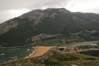 La ria del Agüera - panoramio.jpg