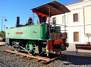 Archivo:Locomotive at Corrales (Huelva)