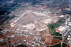 Archivo:MCAS El Toro aerial view 1993