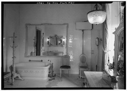 MRS. BERWIND'S BATHROOM, LOOKING EAST - The Elms, Bellevue Avenue, Newport, Newport County, RI HABS RI,3-NEWP,60-28