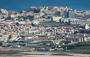 Archivo:Melilla, vista desde ladera del Gurugú