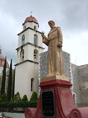 Archivo:Monumento a fray Juan Bautista de Mollinedo