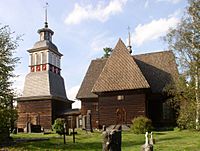 Archivo:Petäjävesi Old Church from south