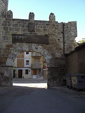 Puerta al Barrio Árabe-Agreda-España.JPG