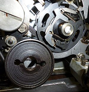 Archivo:TTY-ASR-33-Clutch