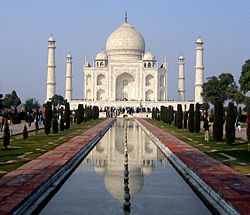 Archivo:Taj Mahal (south view, 2006)