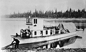 Archivo:The Lady Mackworth on the Peace River, Alberta, Canada, in 1917 -a