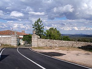 Archivo:Torrelodones. Puerta de Acceso Monte de El Pardo