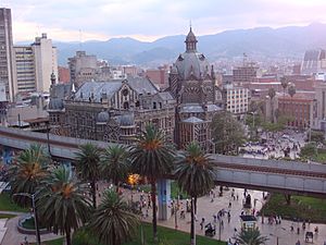 Vista do centro da cidade (Downtown view), Medellin, Colombia.jpg