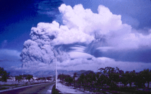 Archivo:VulcanoPinatuboJune1991