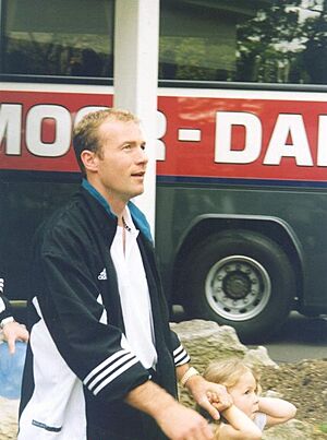 Archivo:Alan Shearer 1998