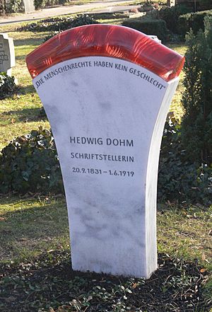 Archivo:Alter St-Matthäus-Kirchhof Dohm Hedwig
