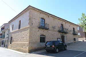 Archivo:Ayuntamiento de Villamor de los Escuderos