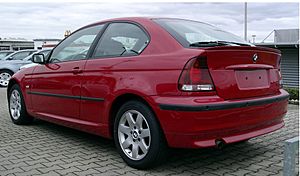 Archivo:BMW E46 compact rear 20071104