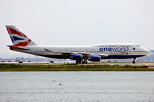 Archivo:British Airways 747 (Oneworld livery)