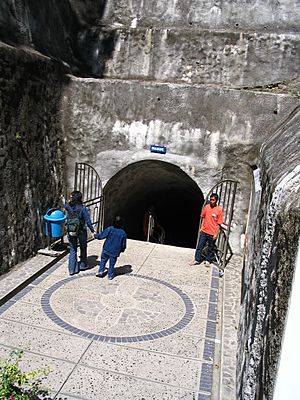 Archivo:Bukittinggi Túnel Japonés