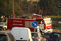 Archivo:Camión motobomba de bomberos de Protección Civil de Porriño, en la parroquia de Vincios, Gondomar