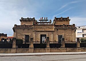 Archivo:Casa de la Piedra, Porcuna