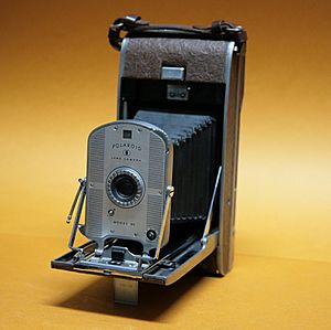 Archivo:Coll. Marcè CL - Polaroid land camera Mod 95 1948