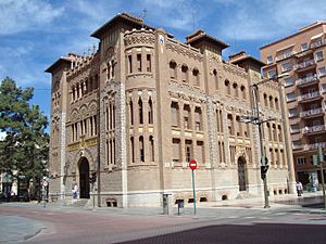 Archivo:Edificio de Correos de Castellón de la Plana