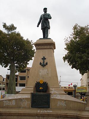 Archivo:Estatua Elías Aguirre