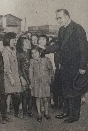 Archivo:Father Flanagan in Japan