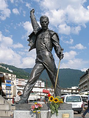 Archivo:Freddy Mercury Statue Montreux