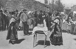 Archivo:Fundación Joaquín Díaz - Baile de la rosca - Zarza de Pomareda (Salamanca)