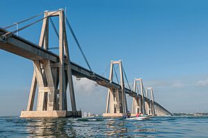 Archivo:General Rafael Urdaneta Bridge