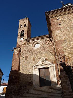 Archivo:La Hoz de la Vieja - Iglesia de Nuestra Señora de las Nieves - Portada y torre