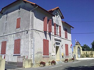 Mairie de Saint-Médard (Pyrénées-Atlantiques) vue 2.jpg