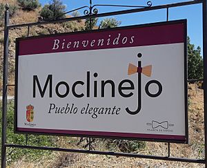 Archivo:Moclinejo, Pueblo elegante