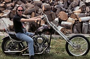 Archivo:Neil Young on chopper